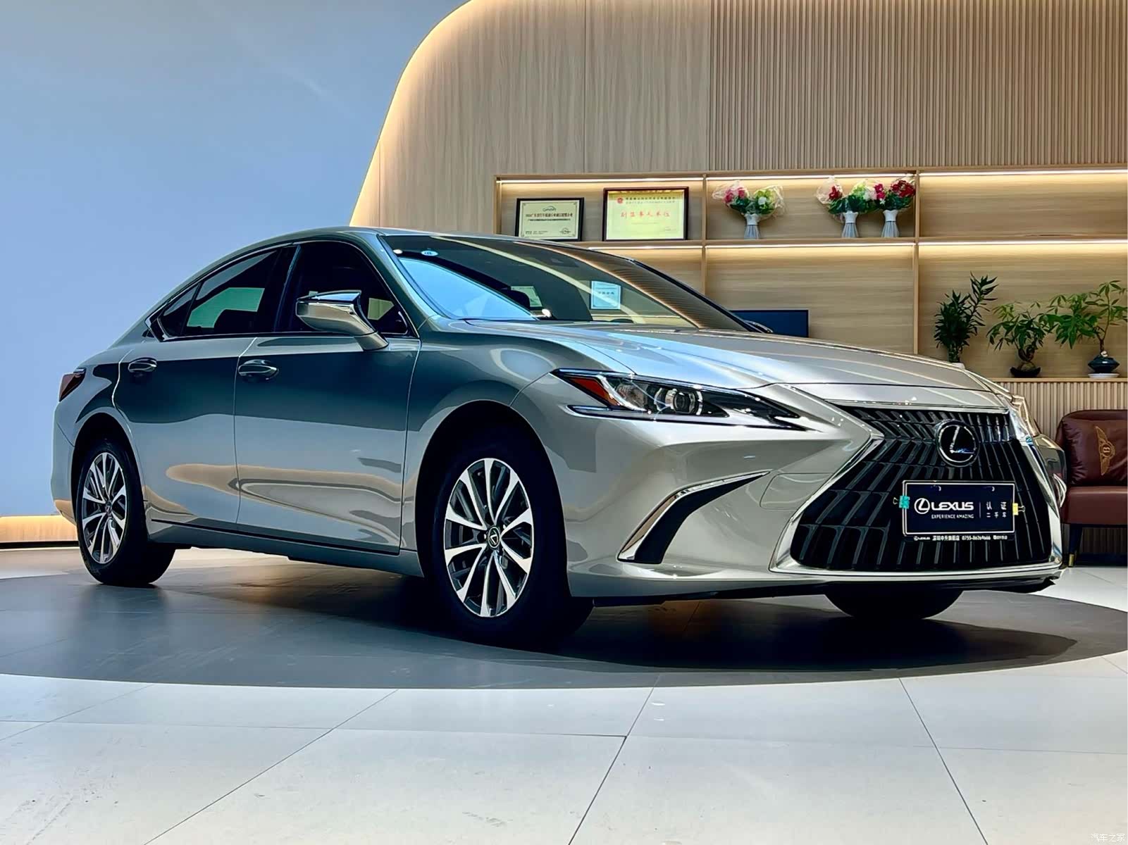 Lexus ES, 2024 3