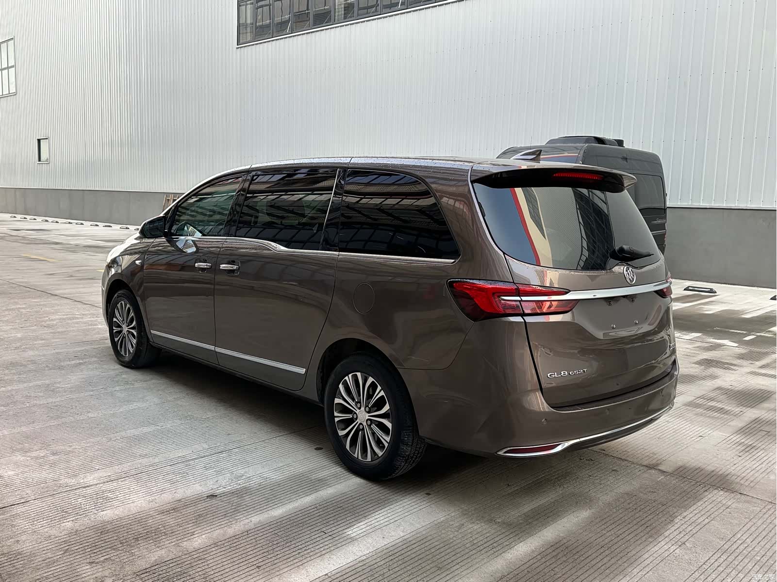 Buick GL8, 2020 4