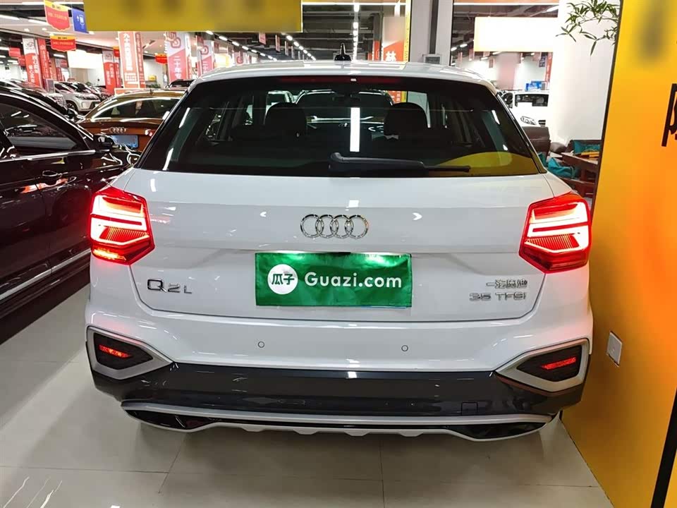 Audi Q2L