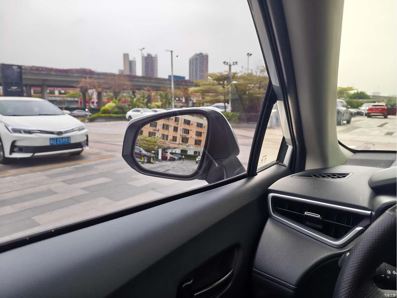 Toyota Frontlander, 2022 15