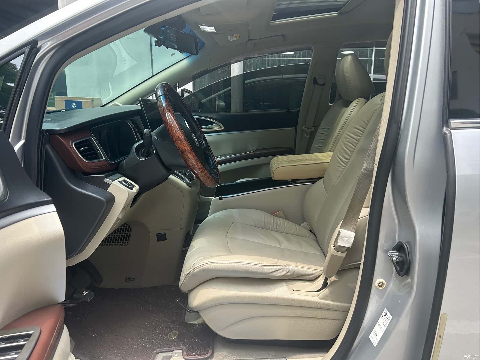 Buick GL8, 2018 6
