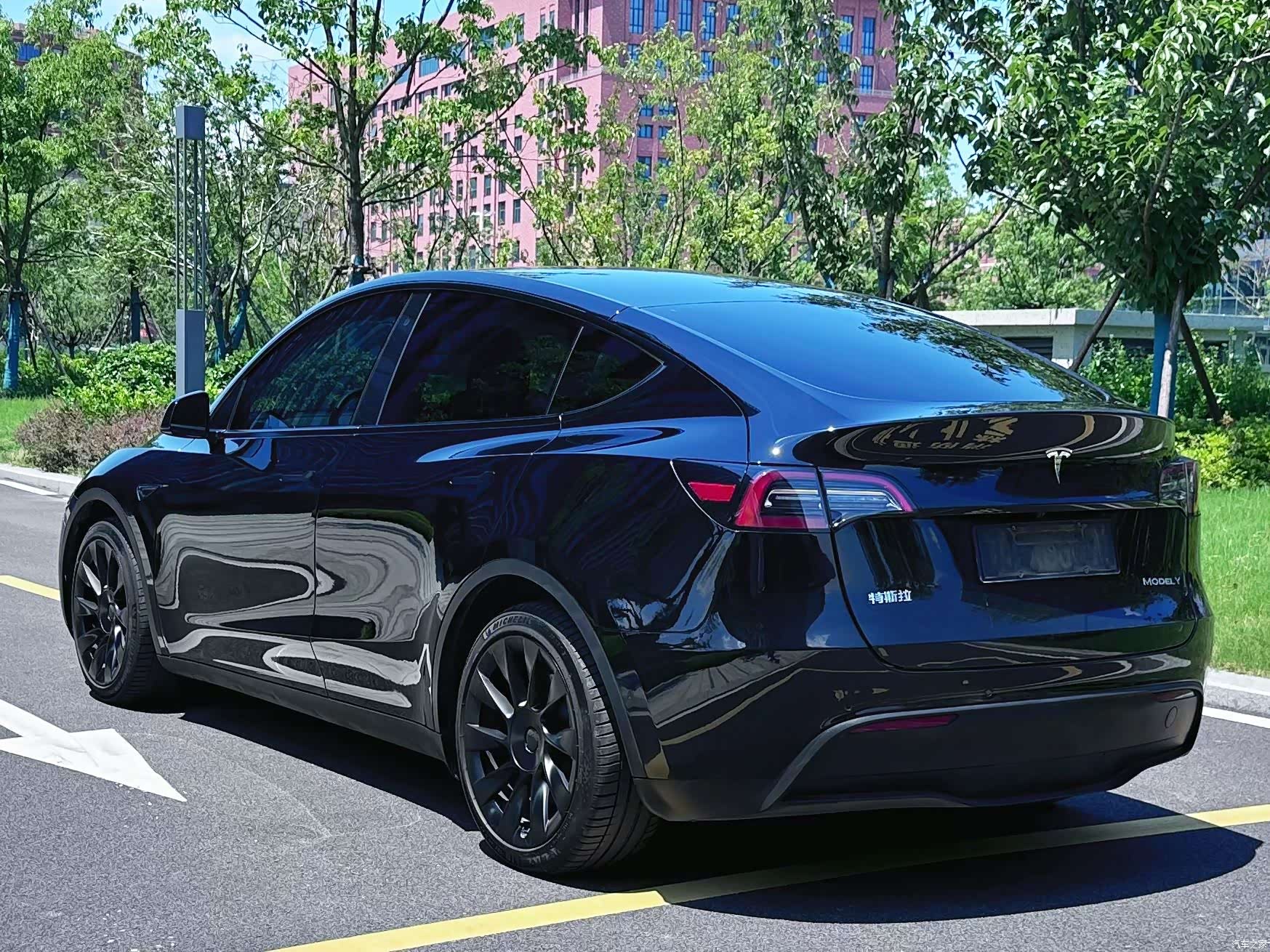 Tesla Model Y, 2021 11