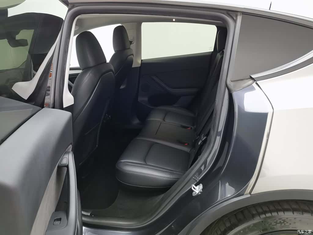 Tesla Model Y, 2024 15