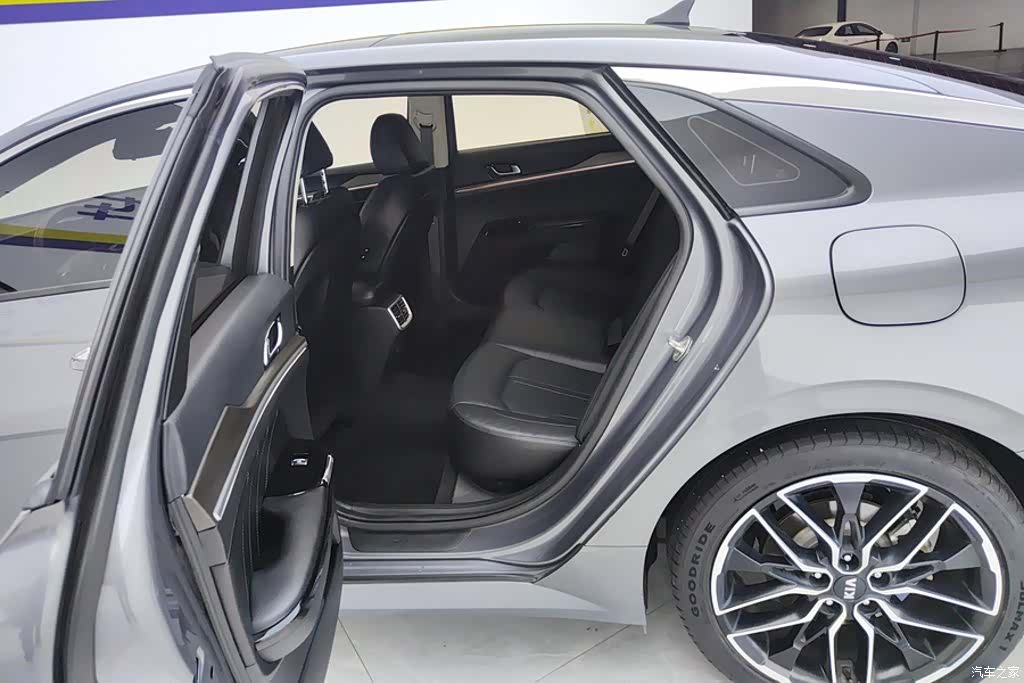 Kia K5, 2020 11