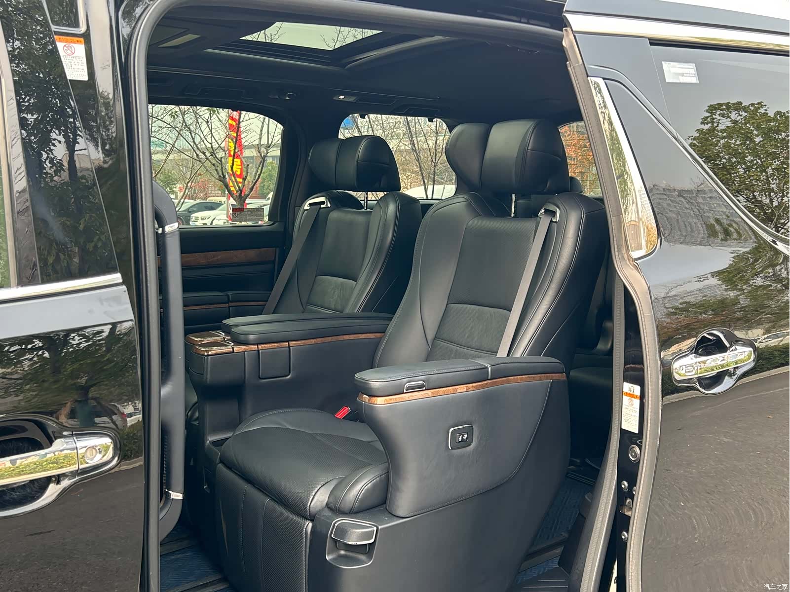 Toyota Alphard, 2017 6