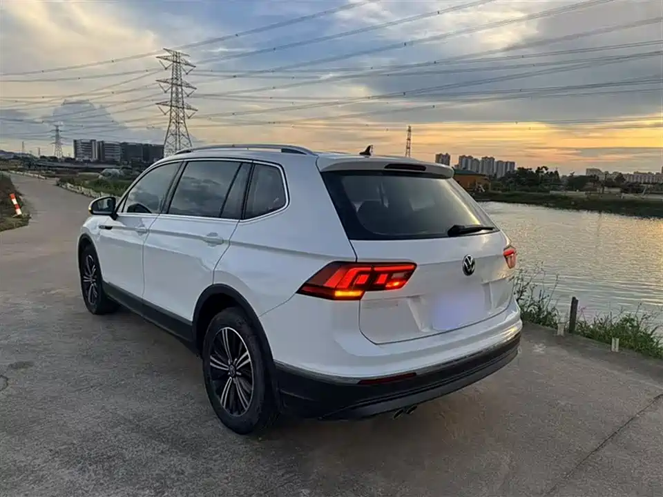 Volkswagen Tiguan L