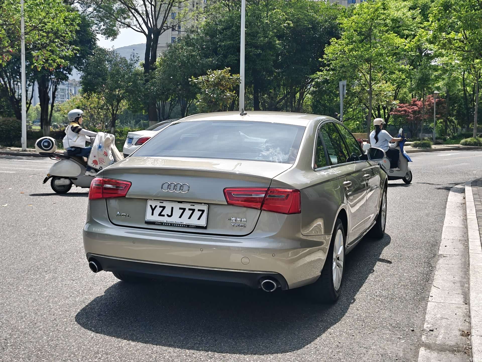 Audi A6L, 2014 9