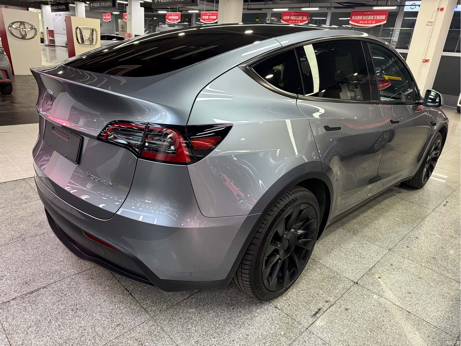 Tesla Model Y, 2024 17