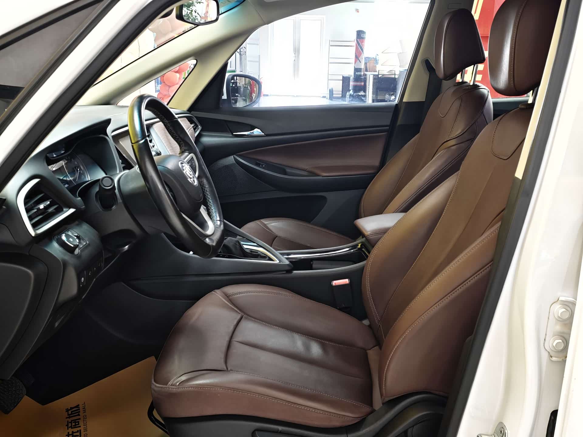 Buick GL6, 2018 11