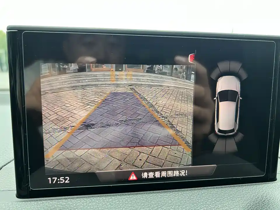 Audi Q2L Audi Q2L