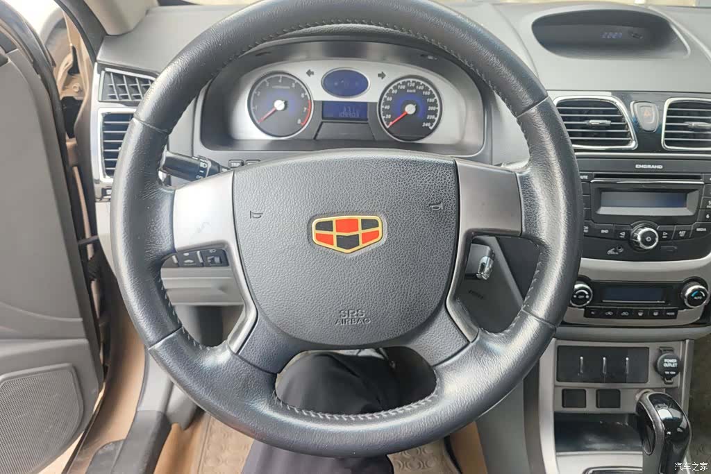 Geely Emgrand, 2012 15