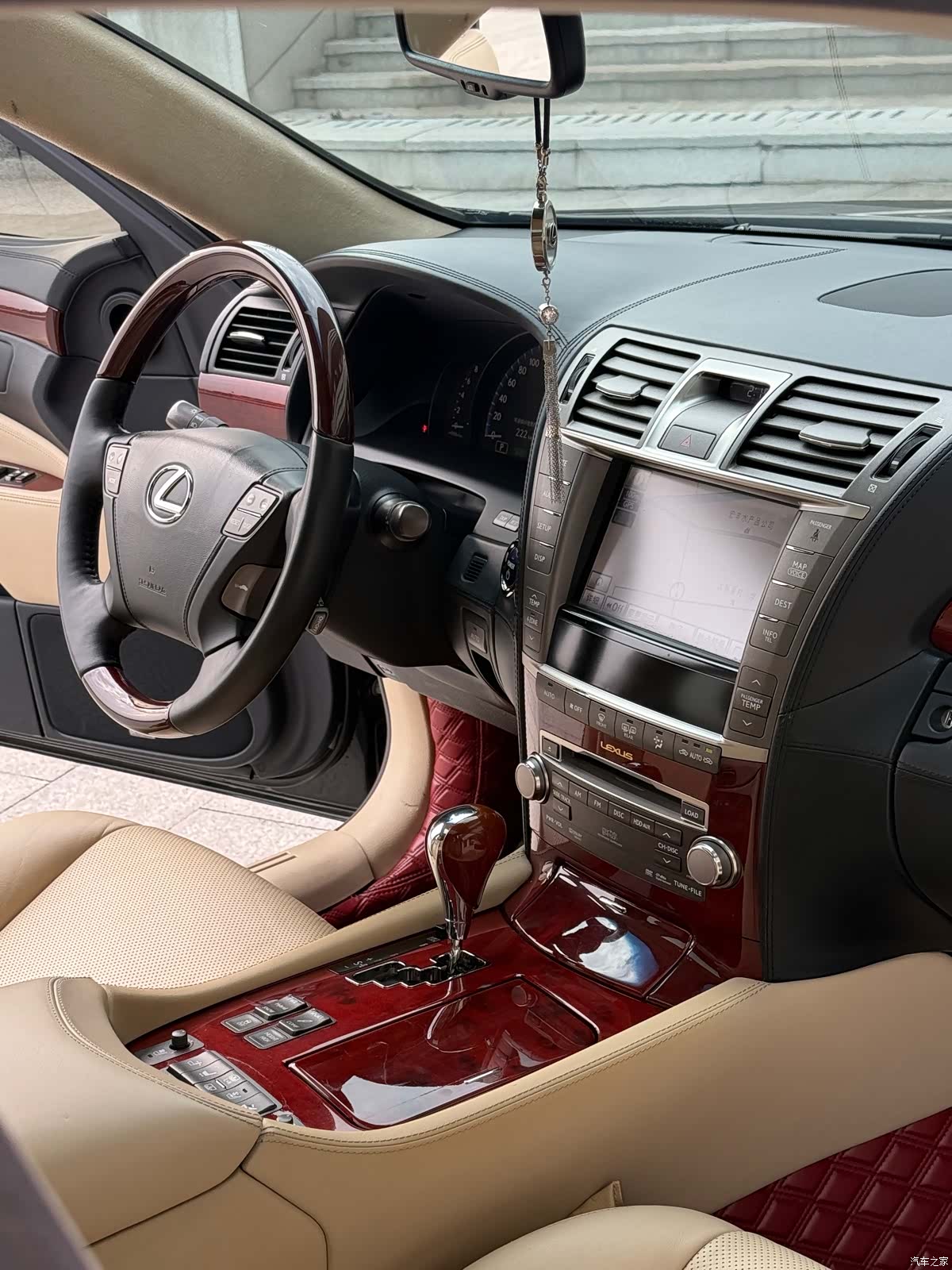 Lexus LS, 2012 24