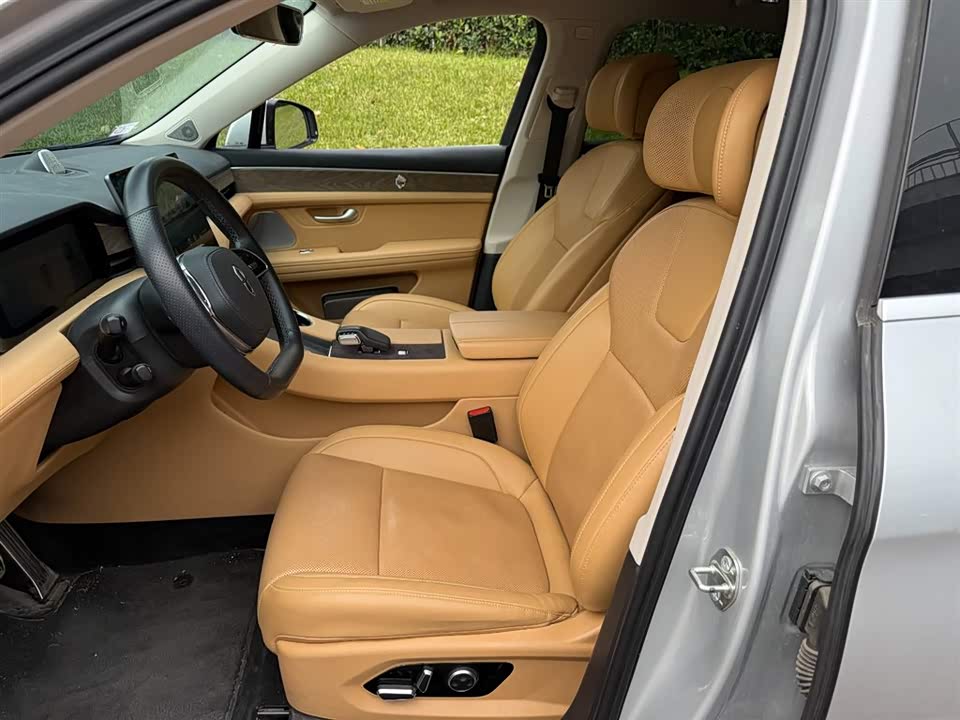 AITO Ask the world M5