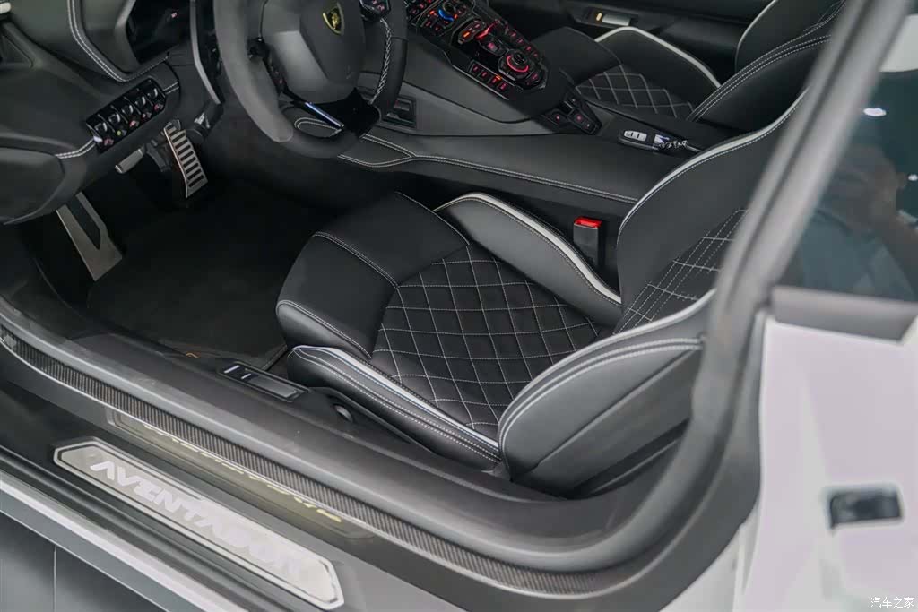 Lamborghini Aventador, 2019 22
