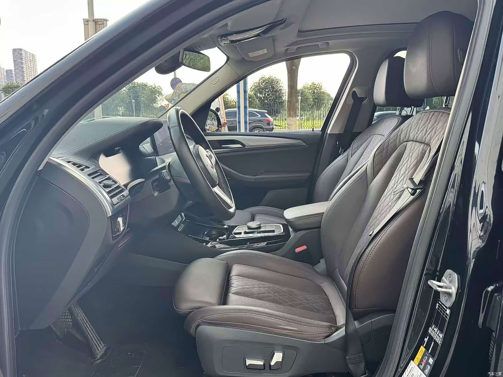 BMW iX3, 2023 4