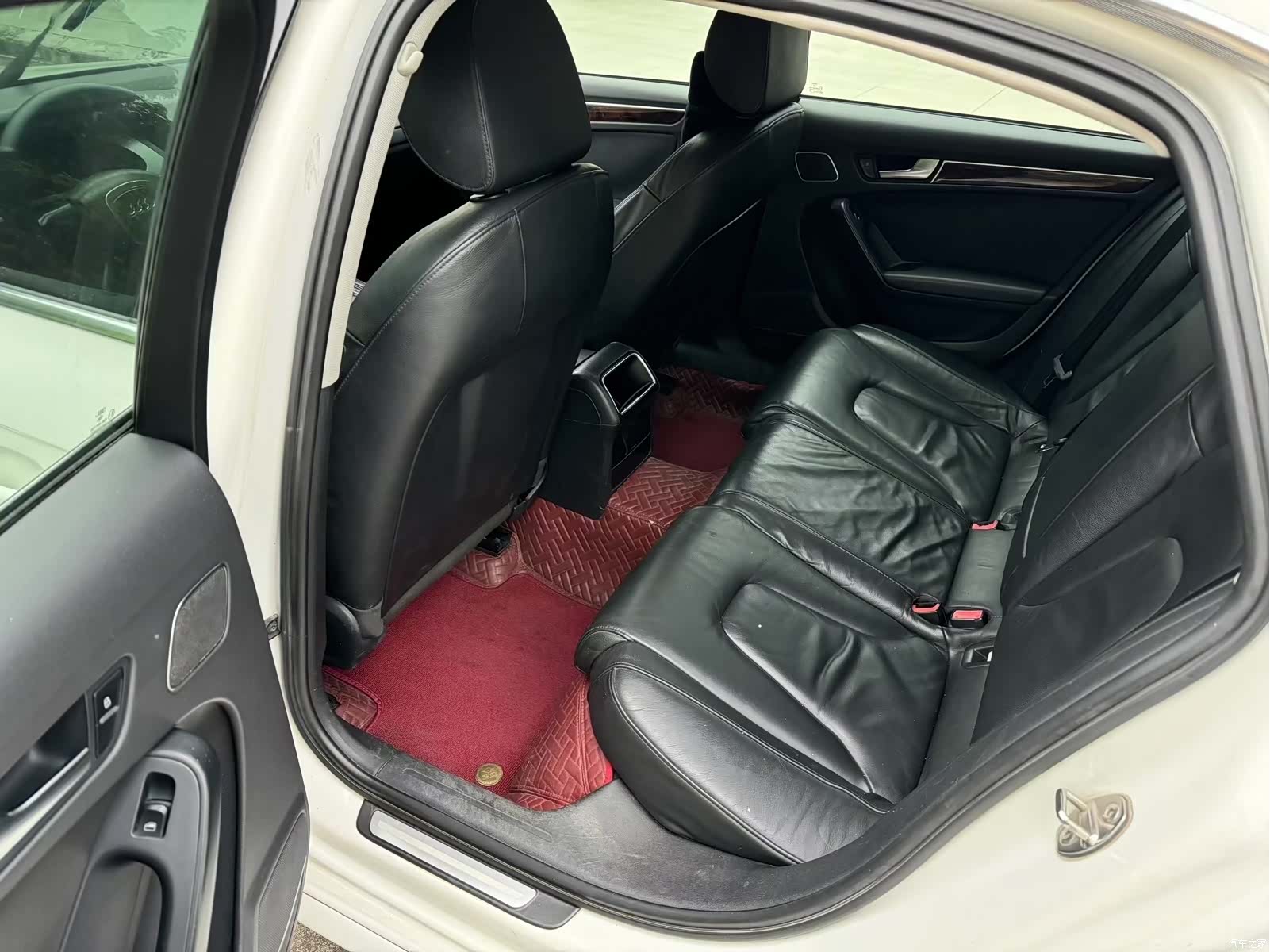 Audi A4L, 2011 все фото