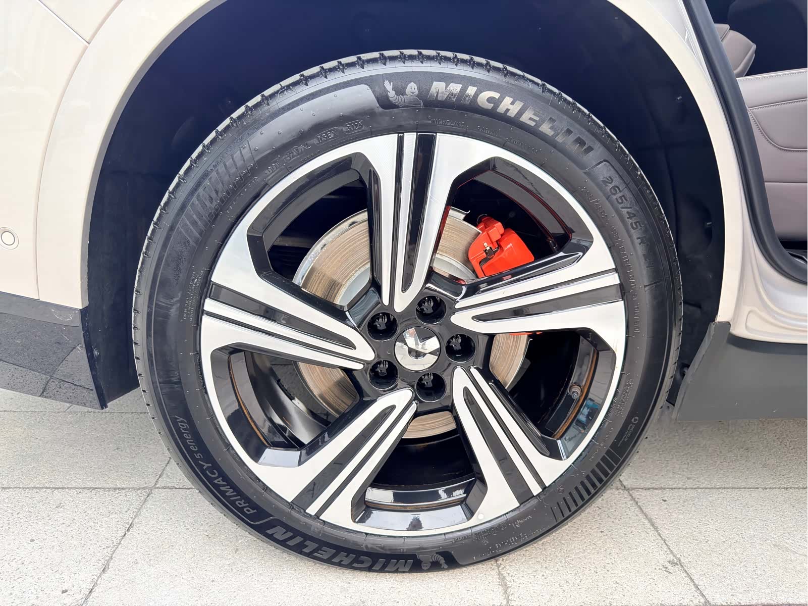 NIO ES8, 2025 10