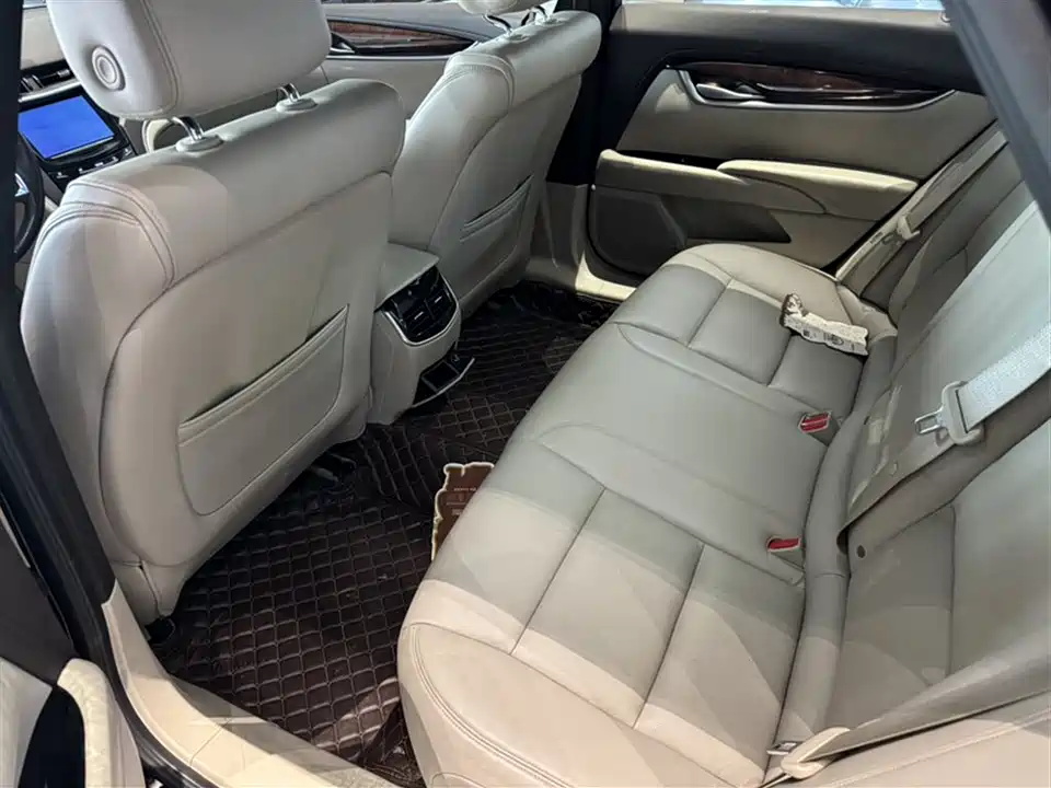 Cadillac XTS