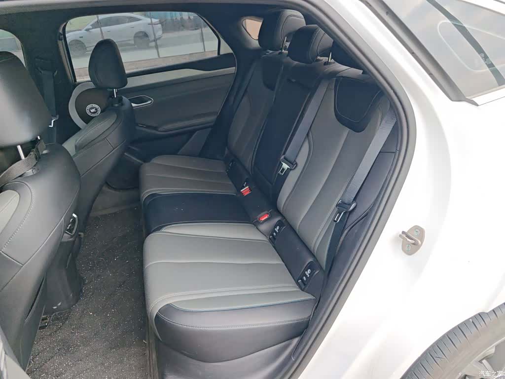 BYD Qin, 2025 10