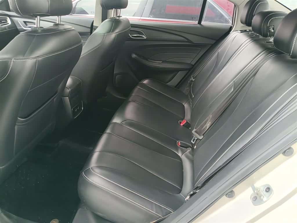 Roewe i5, 2021 16