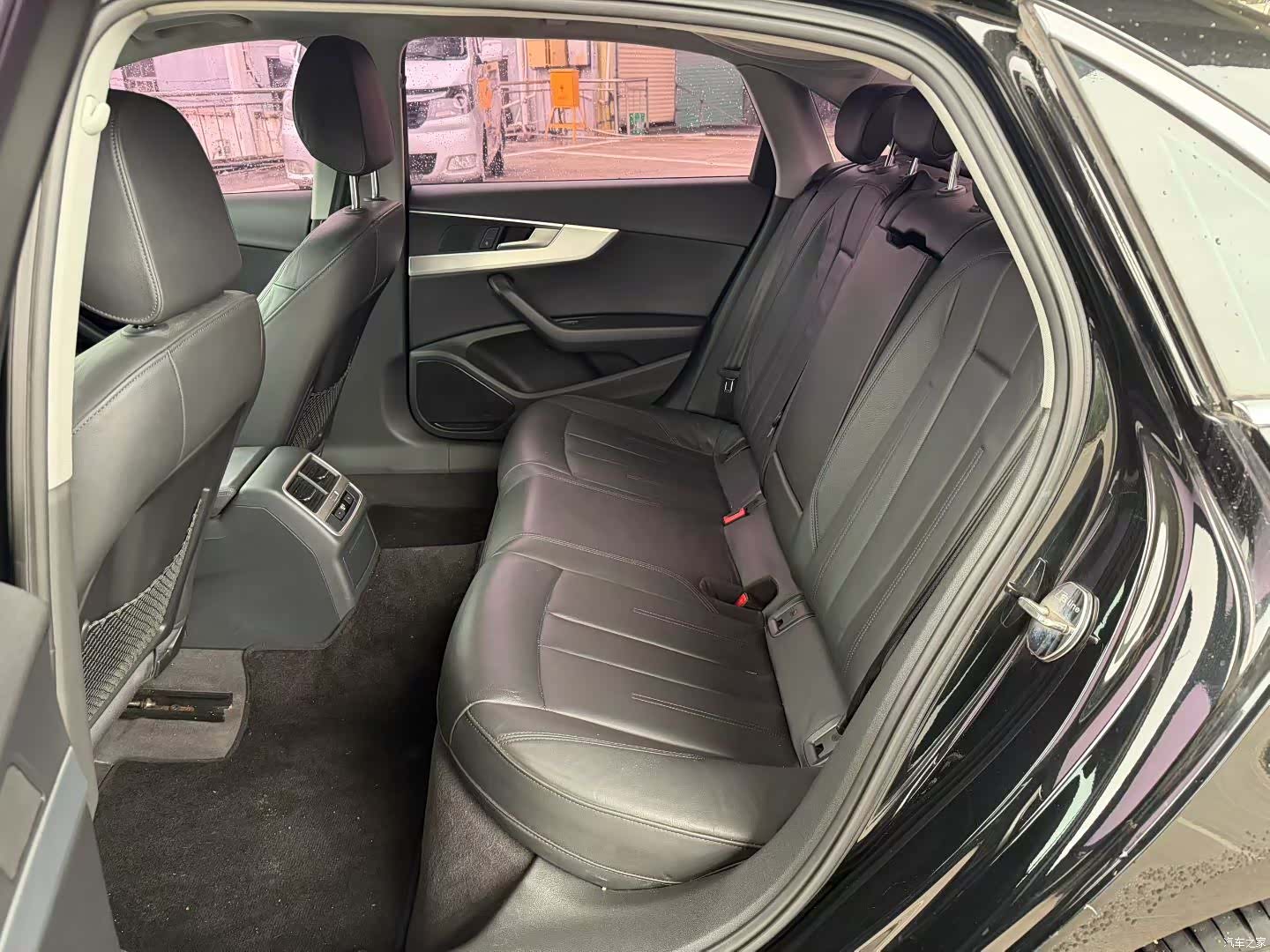 Audi A4L, 2018 7