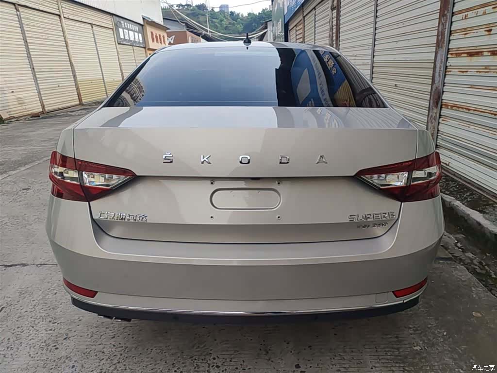 Skoda Superb, 2019 6