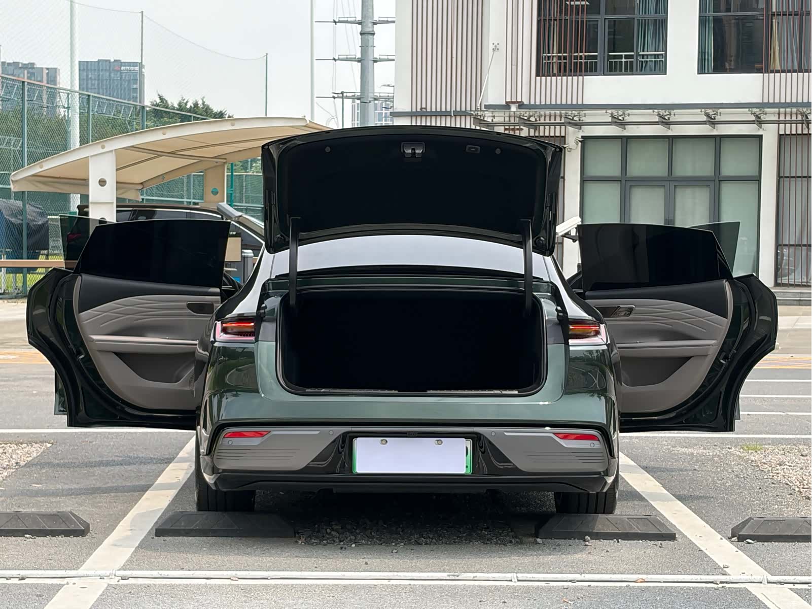 Geely 8, 2025 28