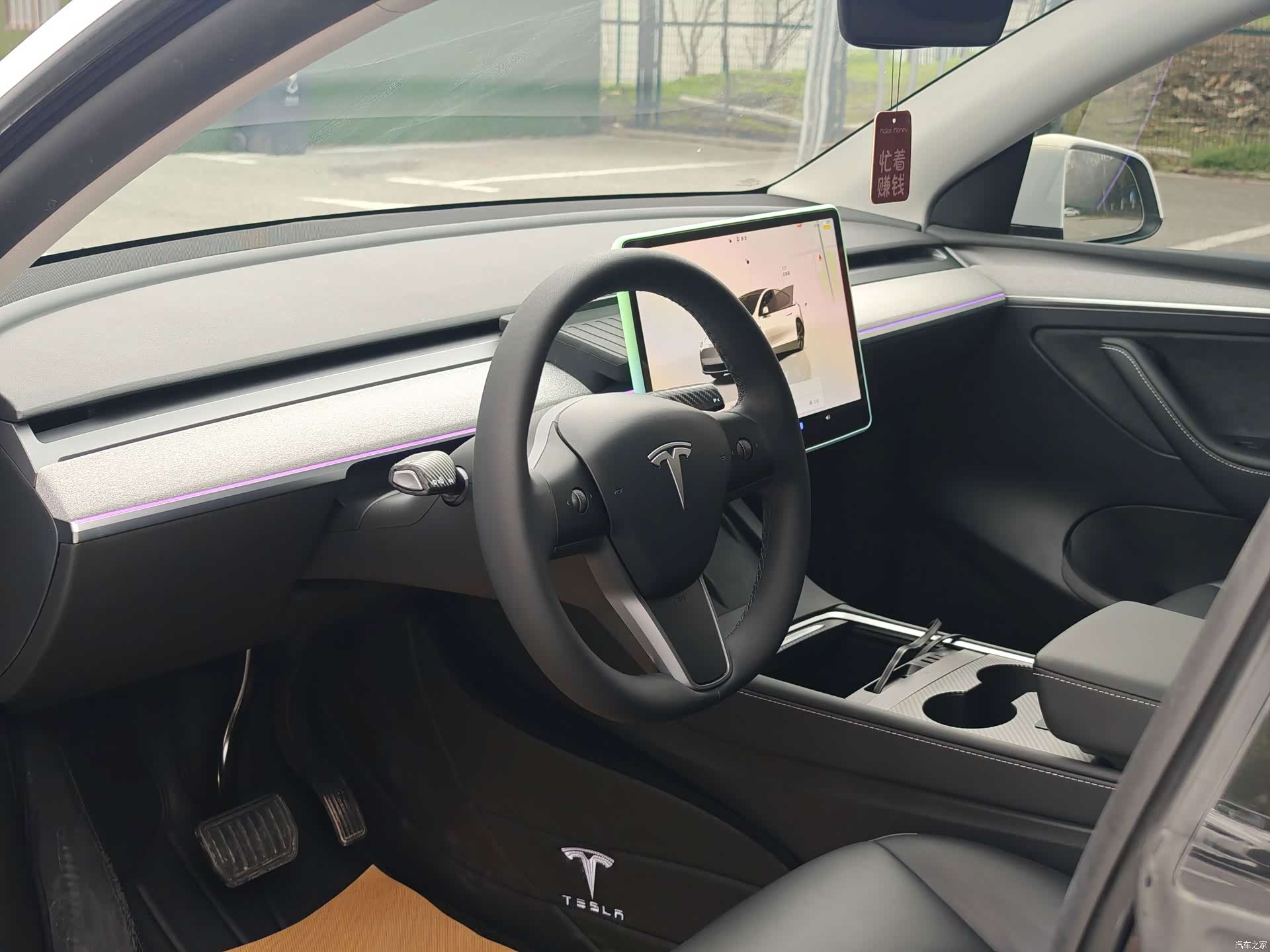 Tesla Model Y, 2023 4