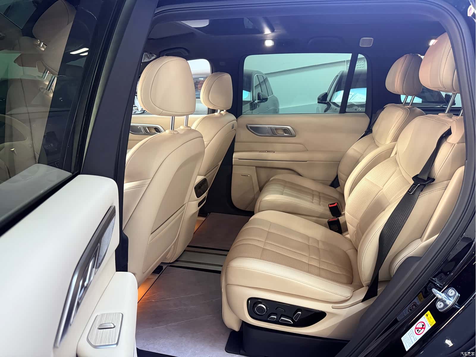 Deepal S09, 2025 8