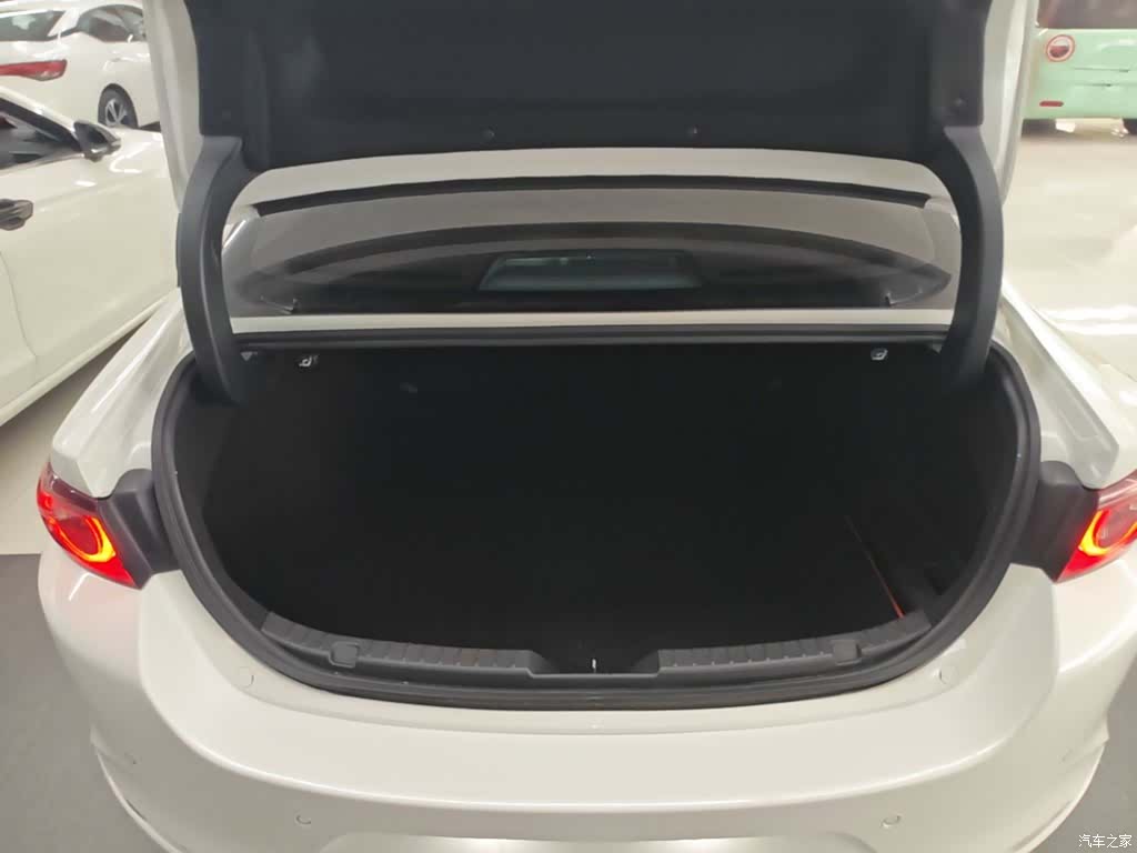 Mazda Mazda3, 2023 19
