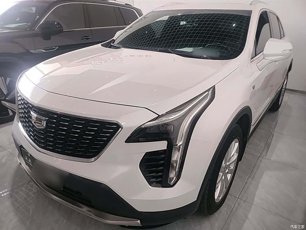 Cadillac XT4, 2022 2