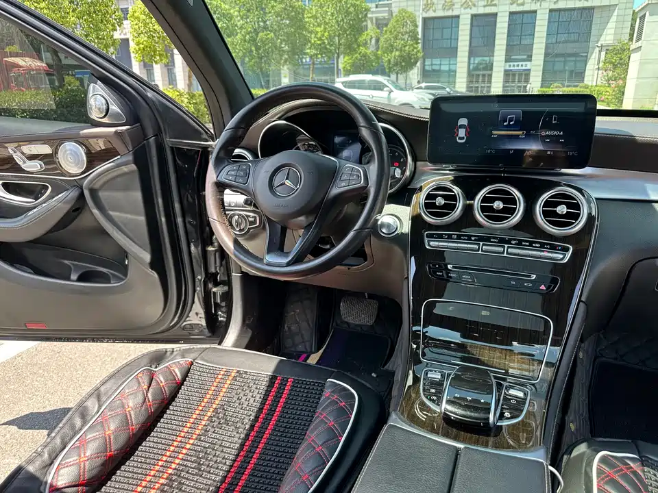 Mercedes-Benz GLC Mercedes-Benz GLC