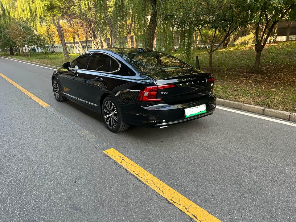 Volvo S90