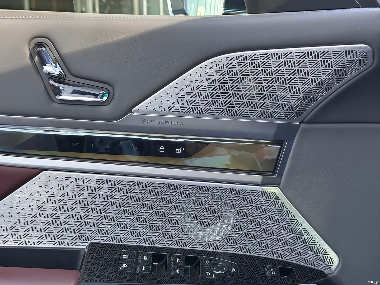 BMW i7, 2025 13