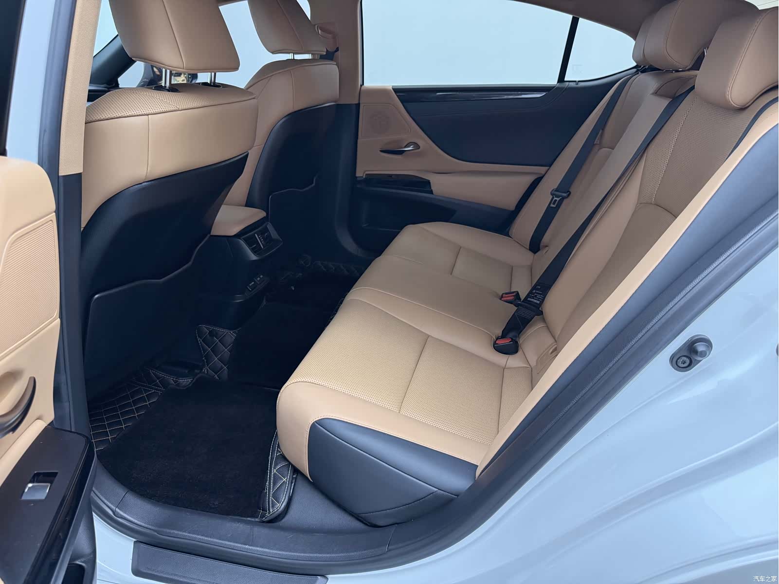 Lexus ES, 2024 15