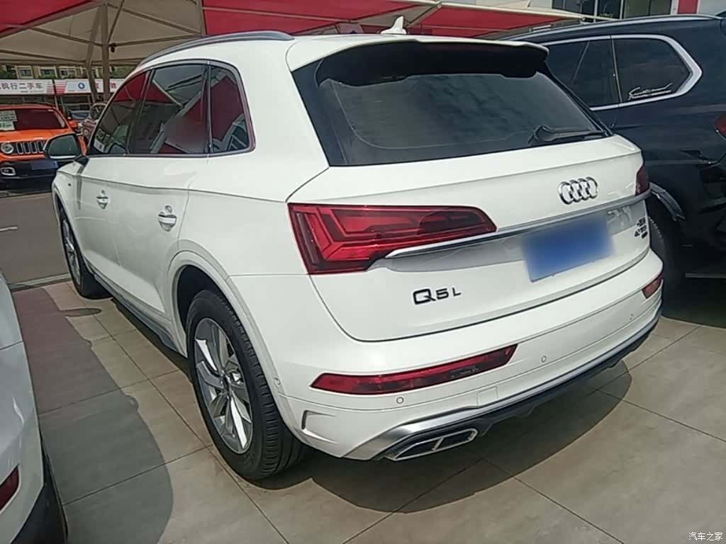 Audi Q5L, 2022 все фото