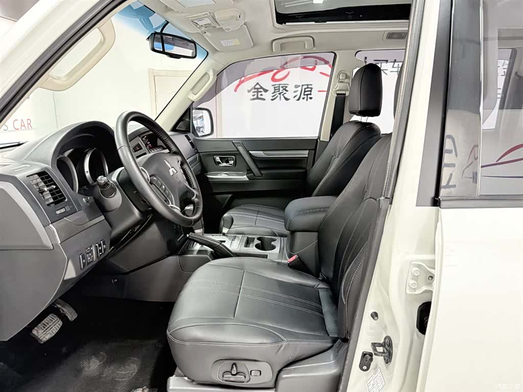 Mitsubishi Pajero, 2016 7