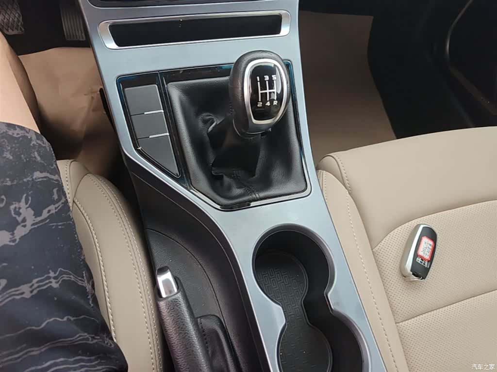 Geely Emgrand, 2018 14