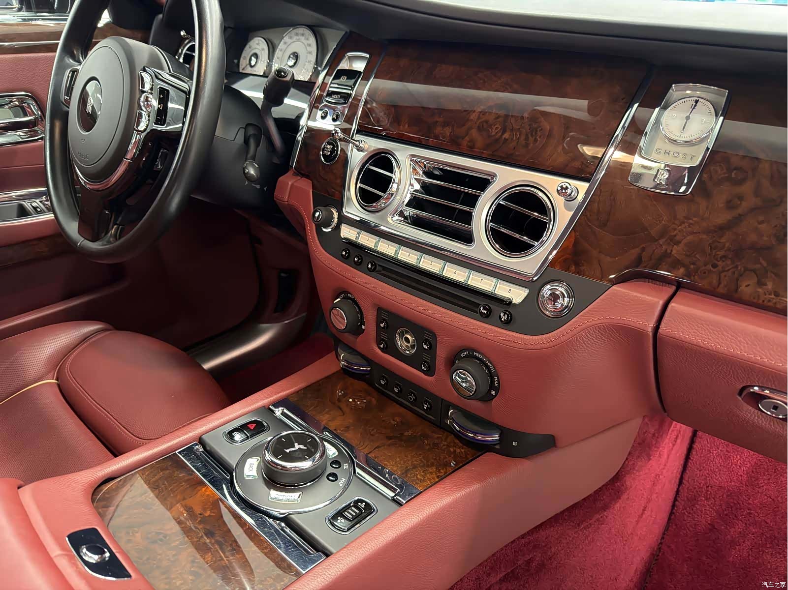 Rolls-Royce Ghost, 2015 все фото