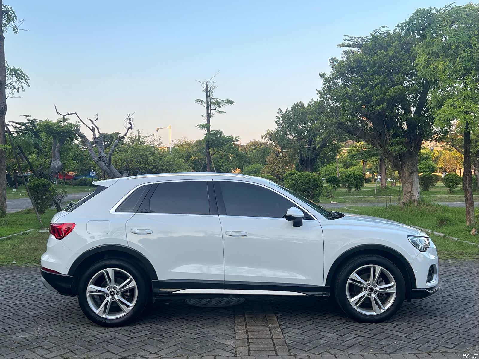 Audi Q3, 2022 4