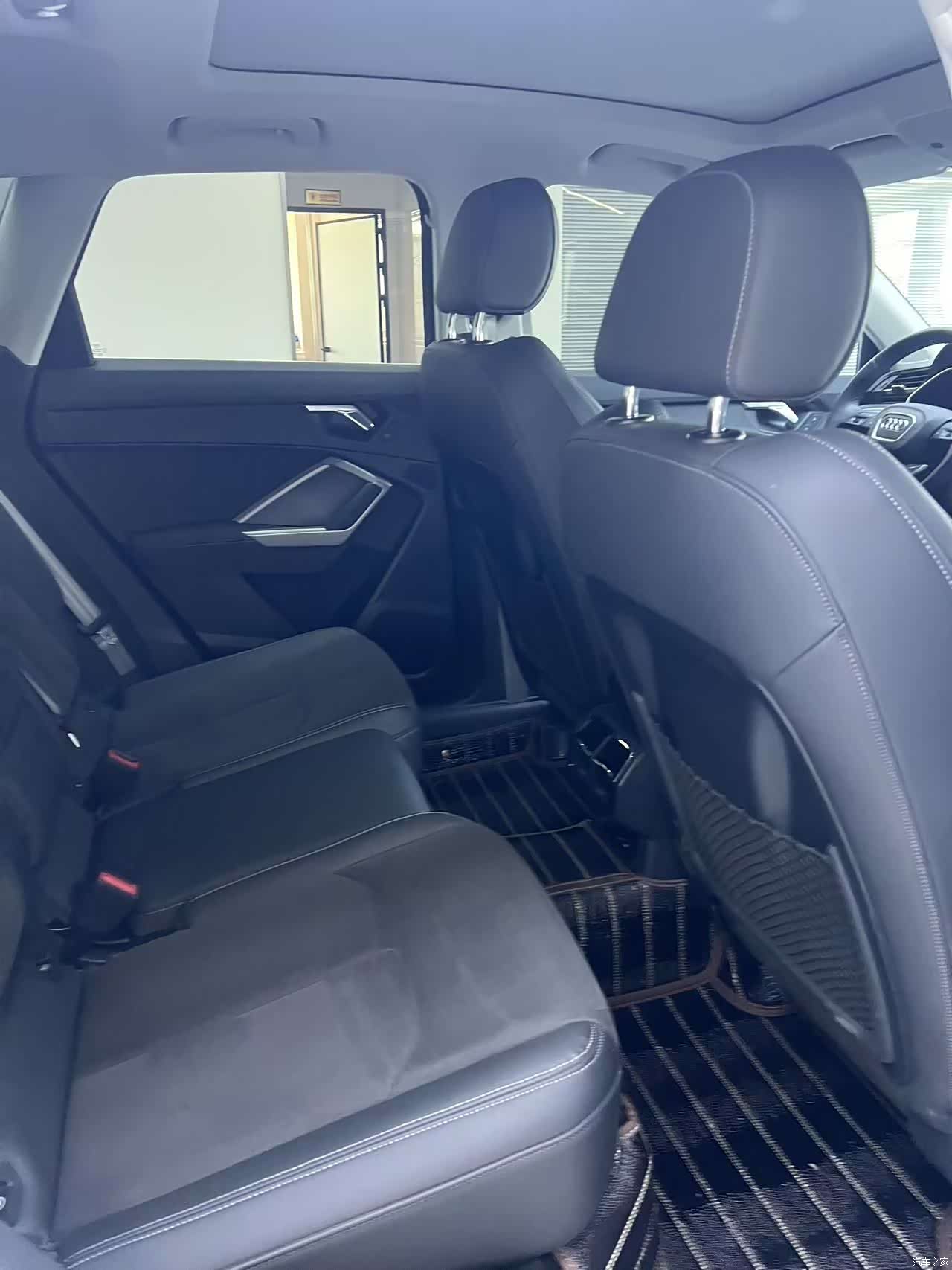 Audi Q3, 2023 13