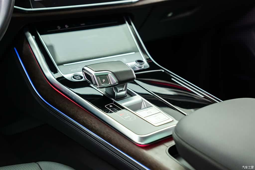 Audi Q7, 2023 14