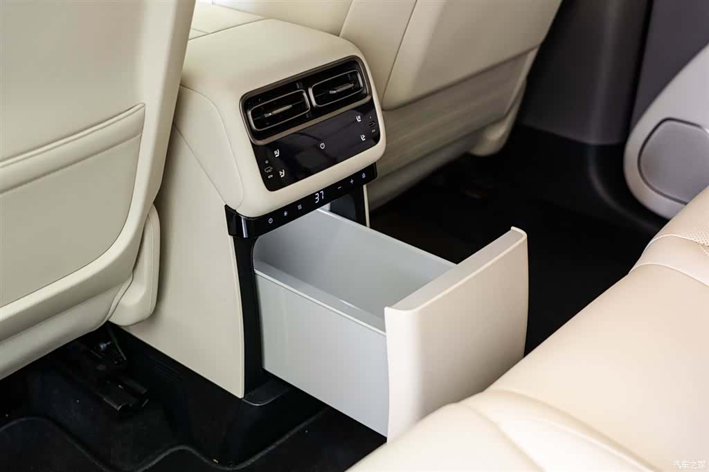 Li Auto i6, 2025 18