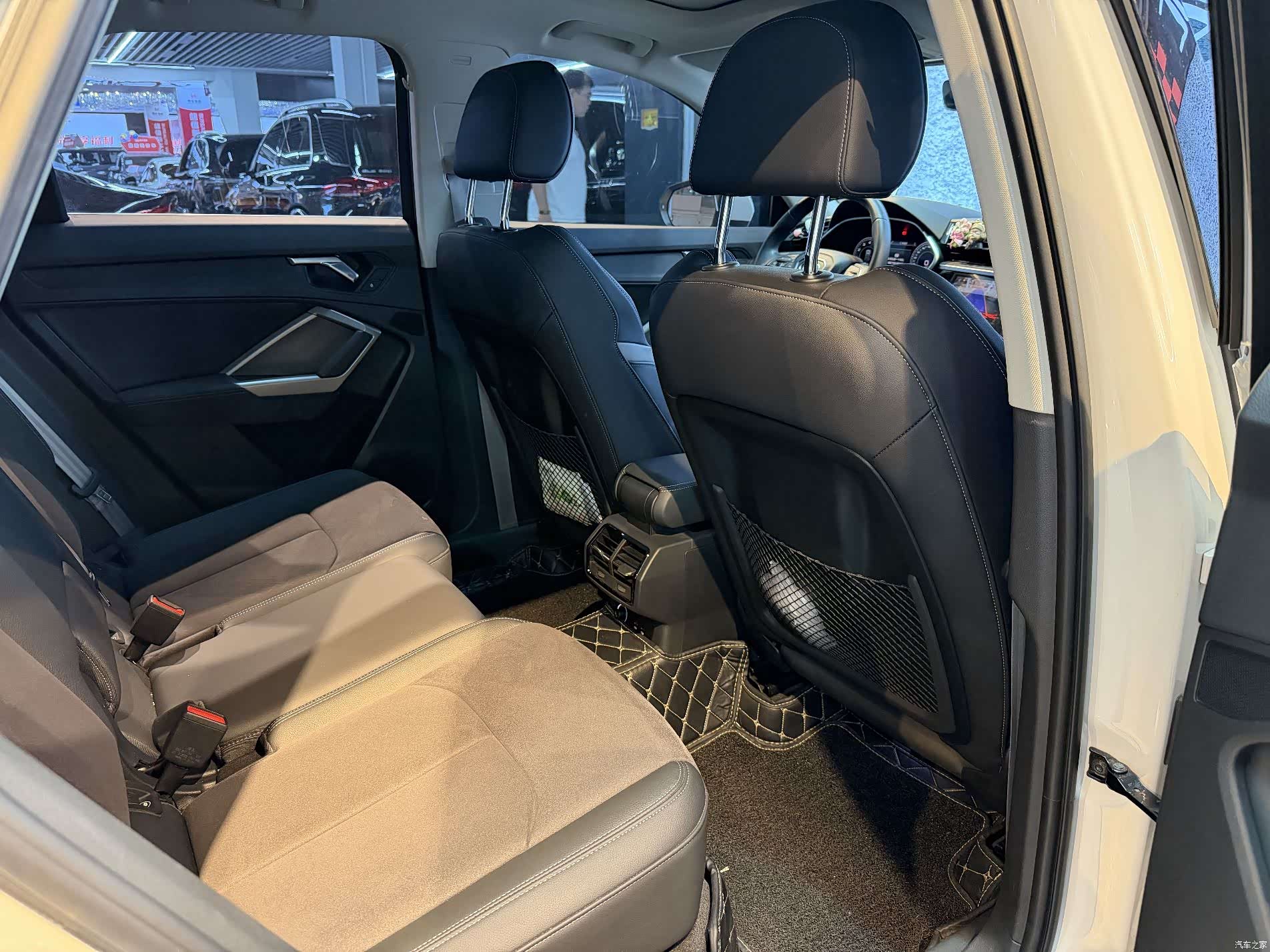 Audi Q3, 2023 11