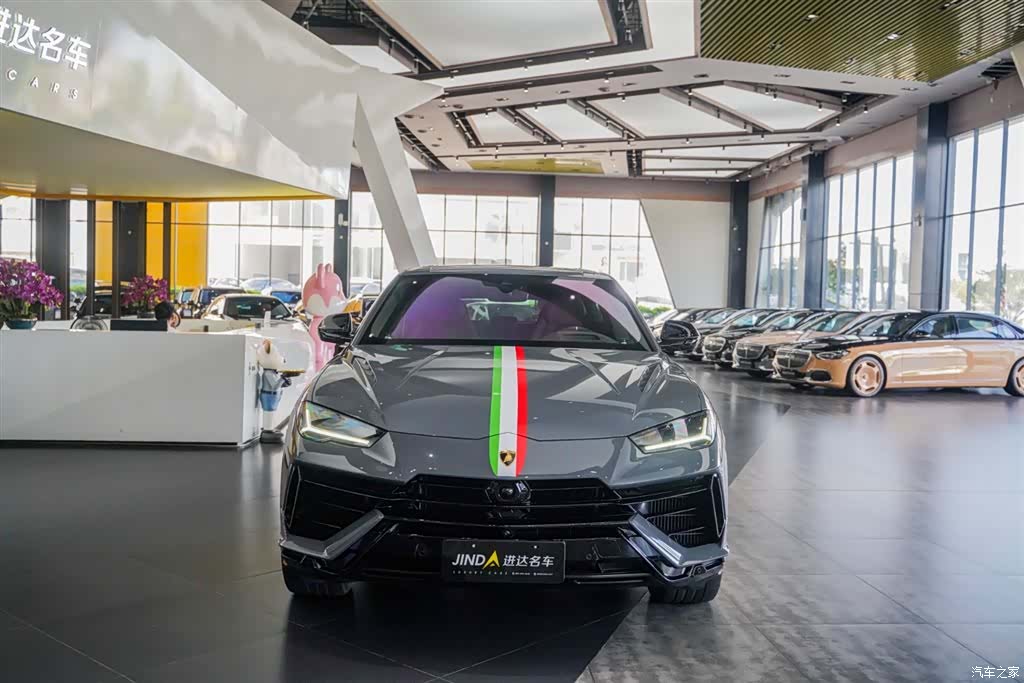 Lamborghini Urus, 2024 2
