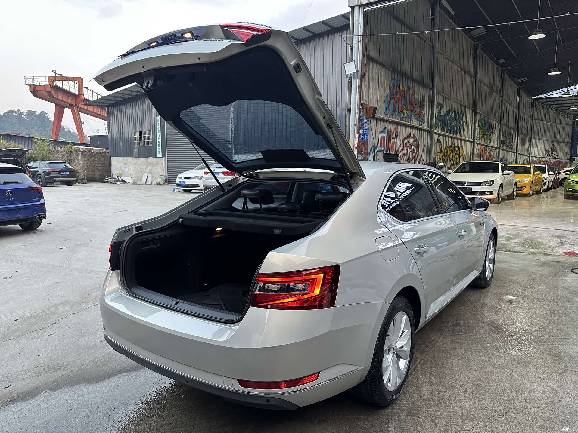 Skoda Superb, 2019 9