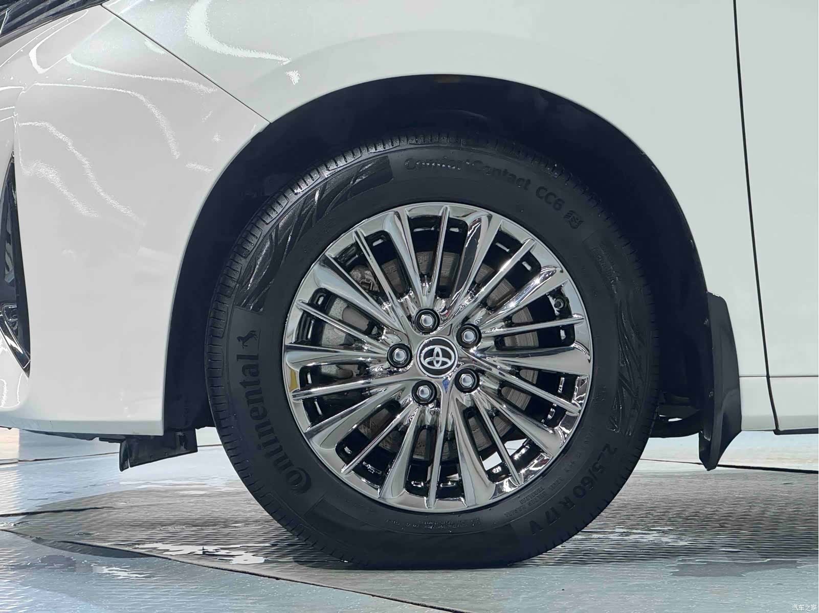 Toyota Alphard, 2021 21