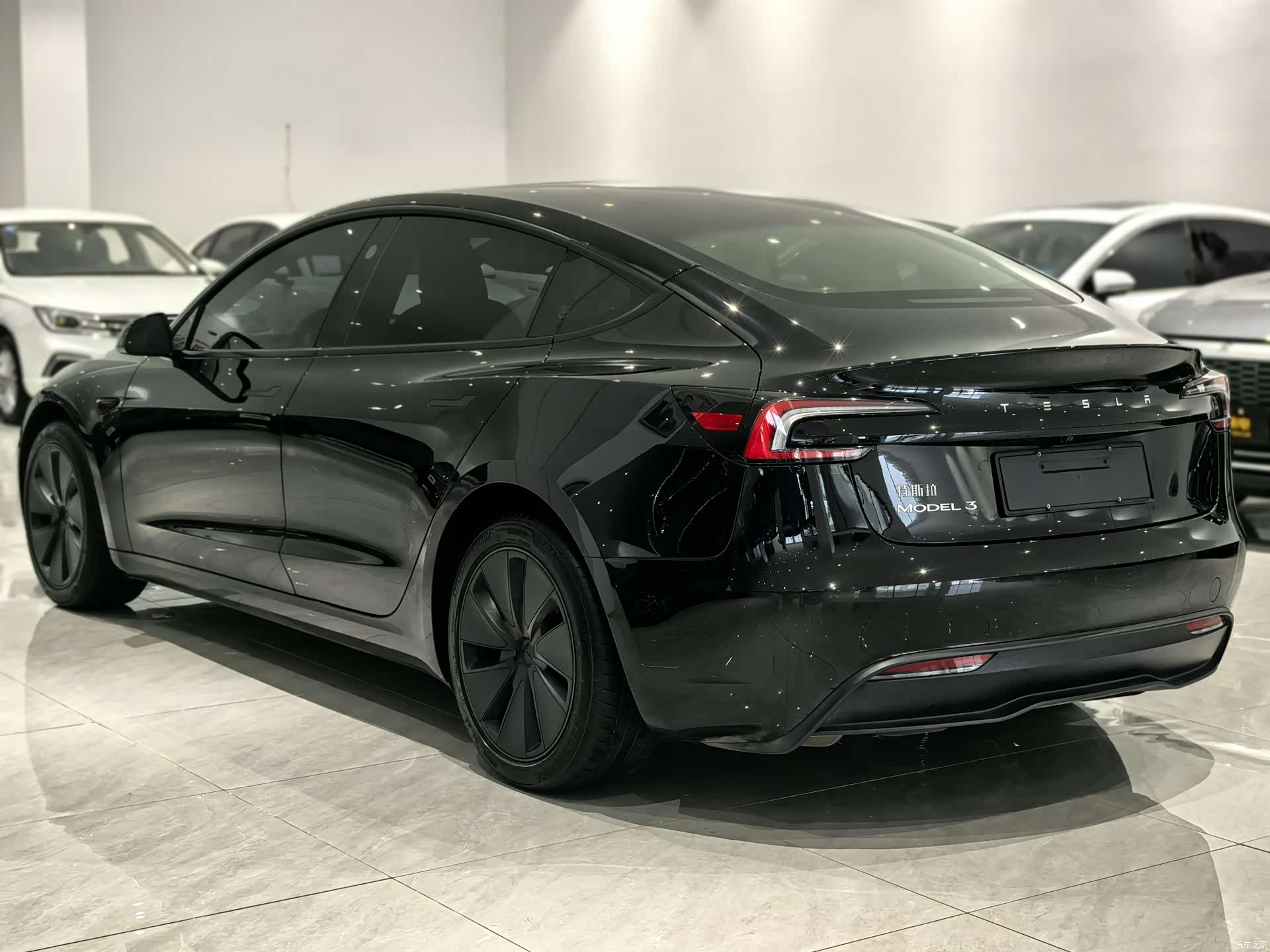 Tesla Model 3, 2025 6