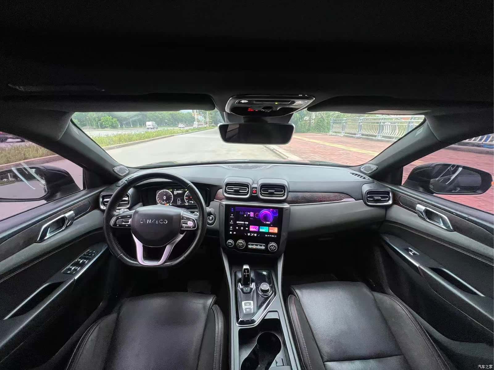 Lynk & Co 01, 2019 все фото