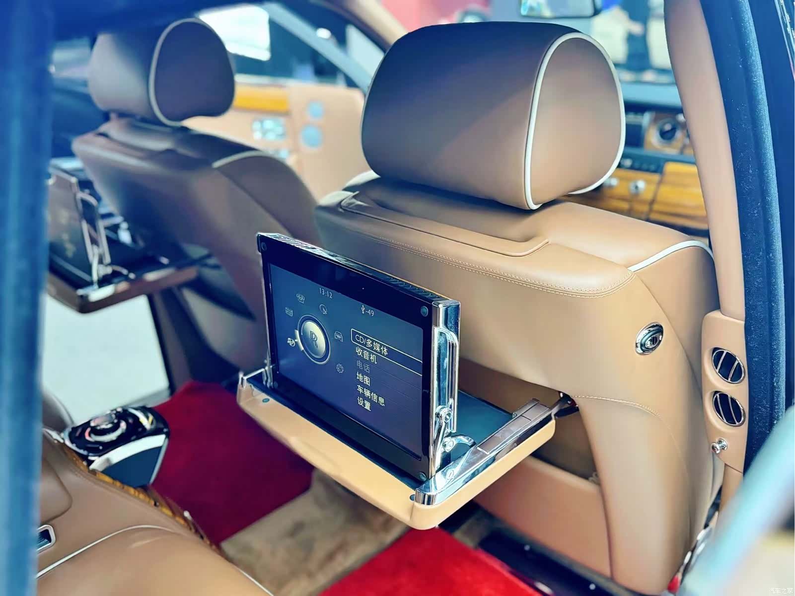 Rolls-Royce Phantom, 2016 10